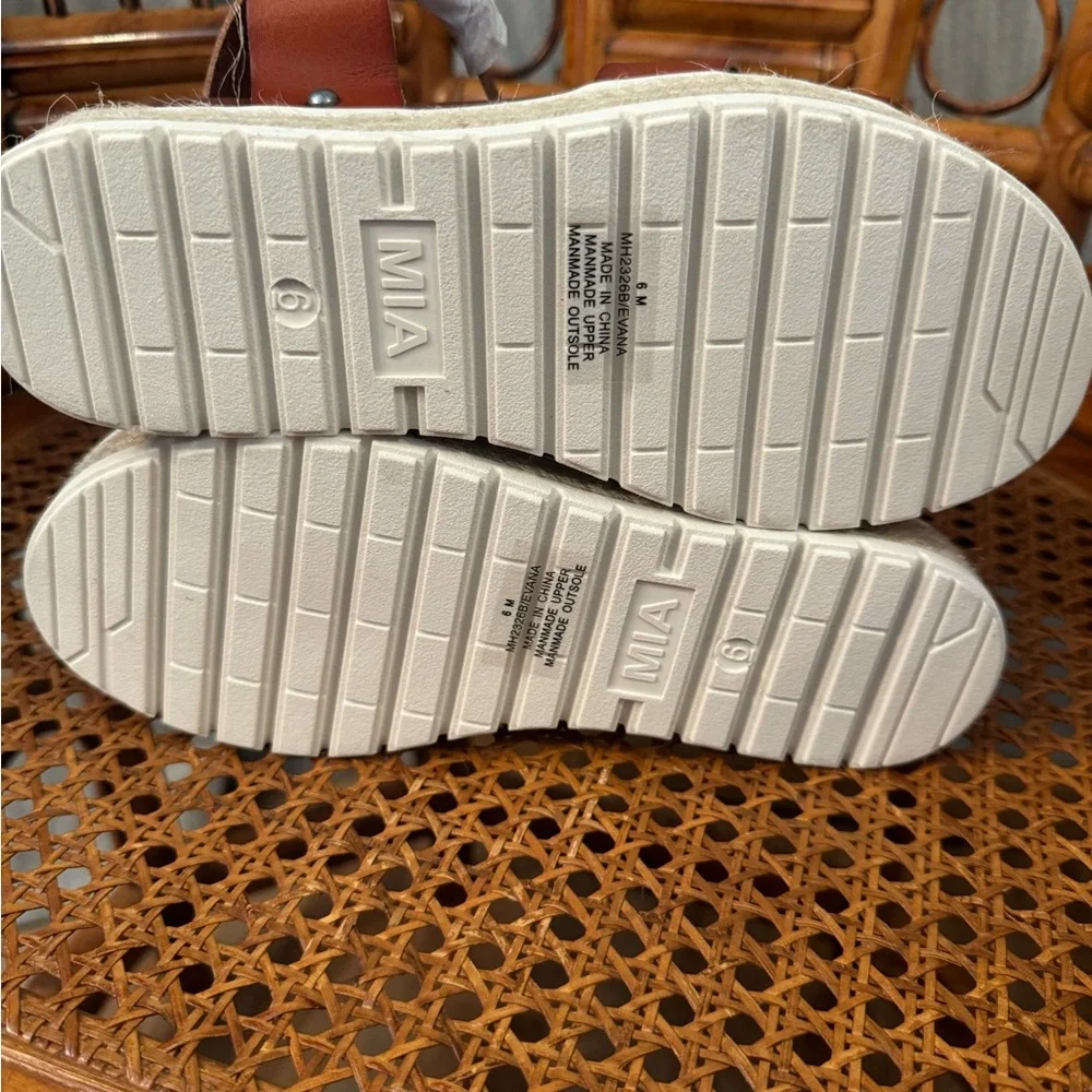 Mia “Evans” Platform Espadrille Wedge Sandal. Size 6 - Picture 6 of 8